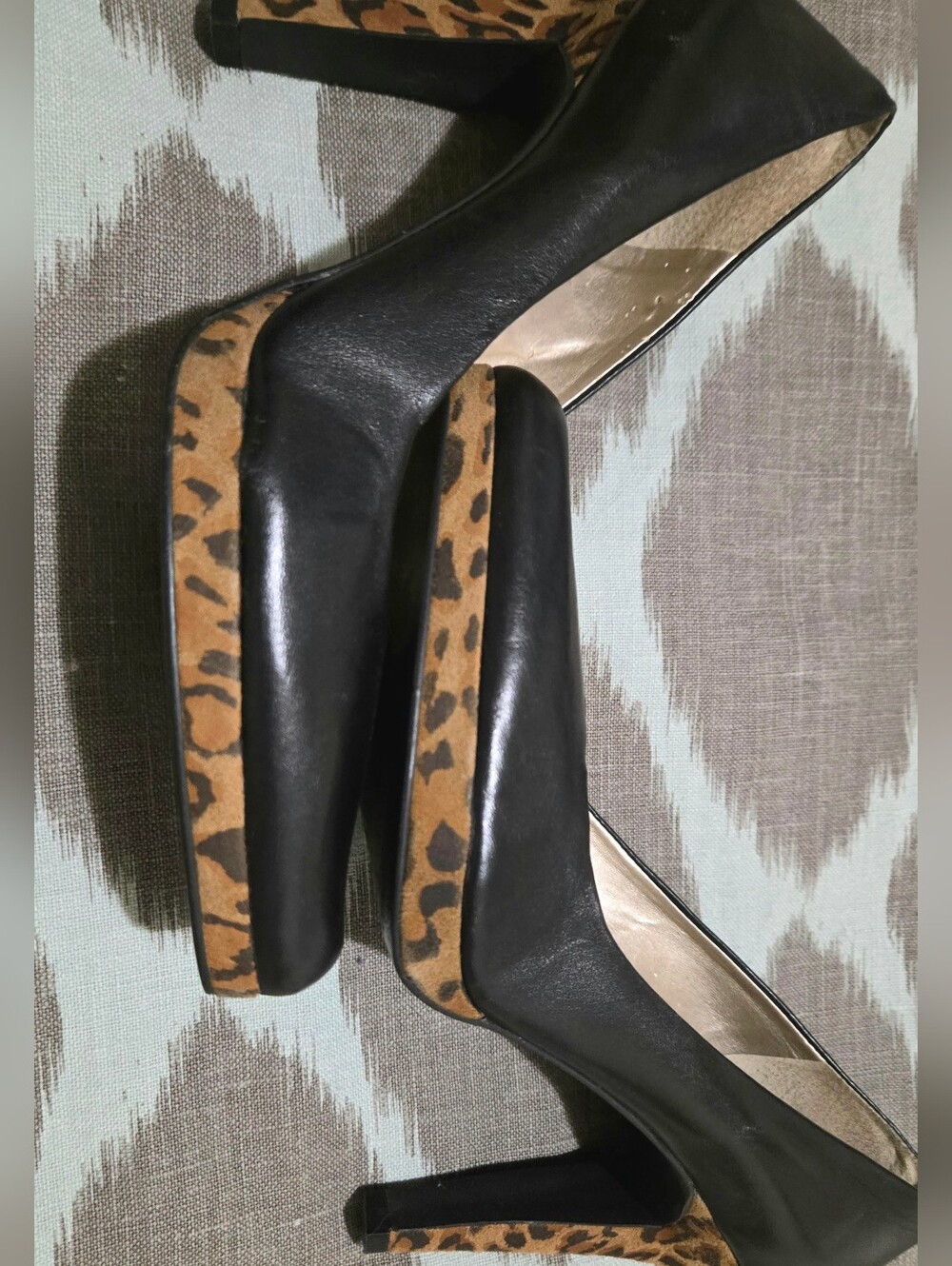 Jessica Simpson Size 9 Good Condition. Leopard Print Sude Bottoms. Black Leather